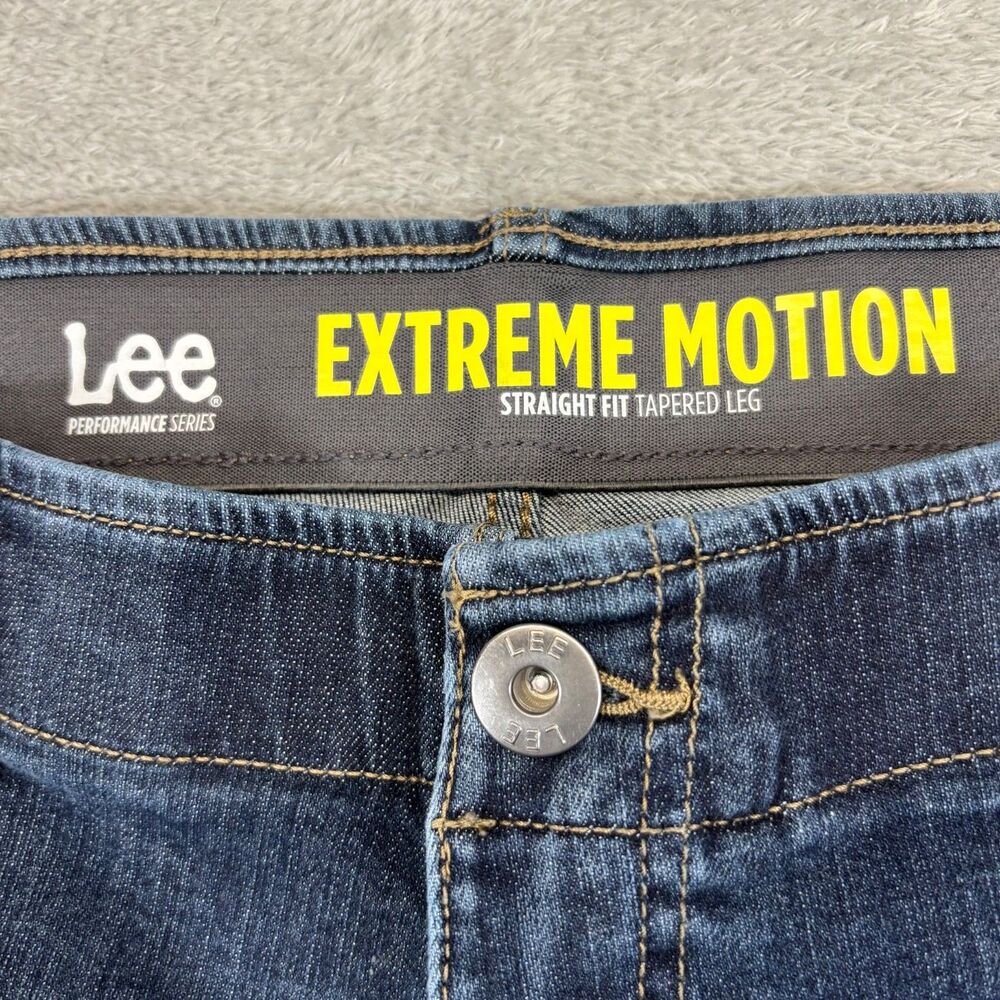 Lee Jeans Men's 38x32* Blue Denim Extreme Motion Straight Fit Tapered Leg Casual - Picture 3 of 12
